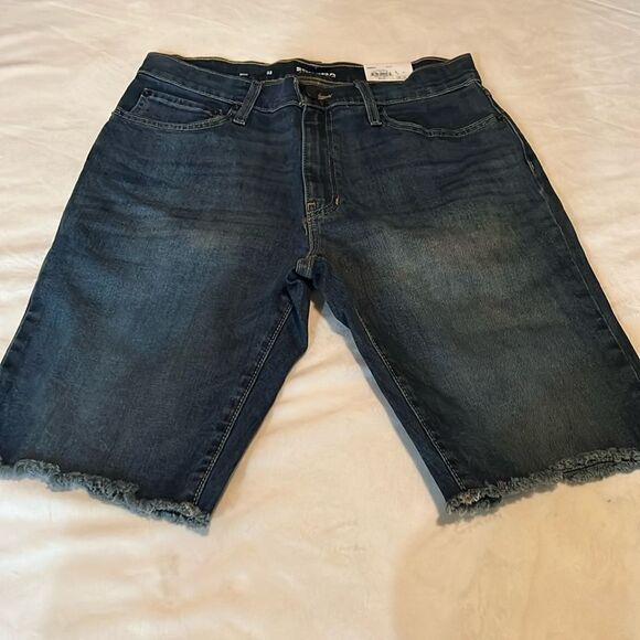 Sonoma Men’s Jean Shorts size 32 Slim Blue Denim Fringe Hem 5 Pockets Med Wash - Picture 1 of 8